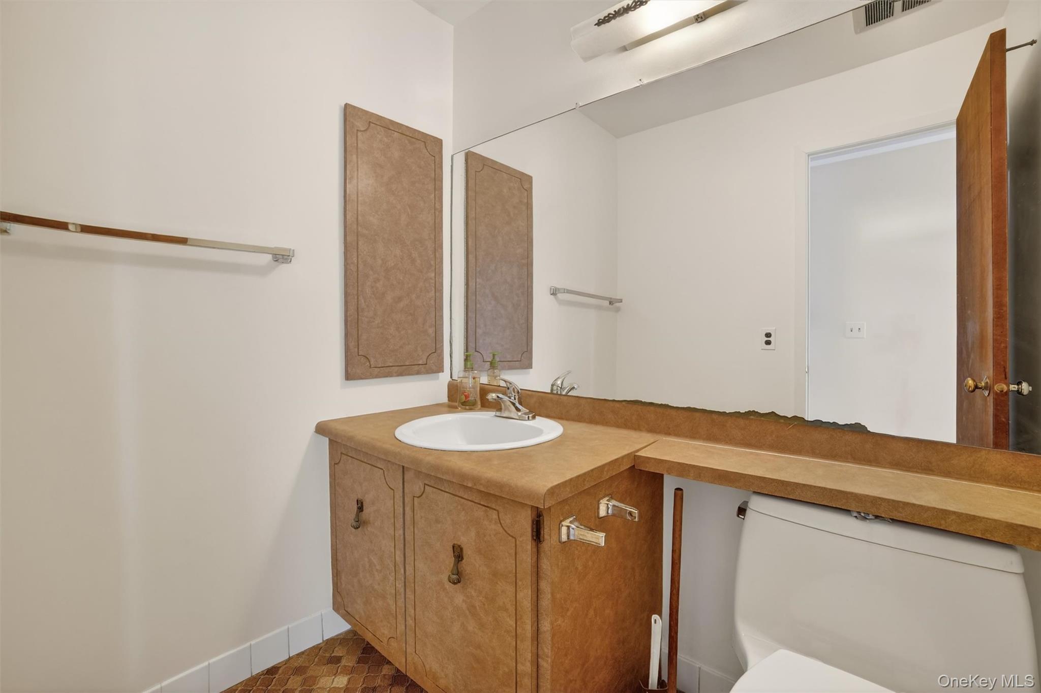 #12 photo, 126 Coachlight Square, Montrose , NY 10548