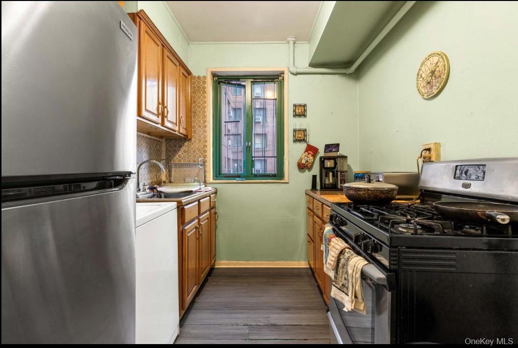 #4 photo, 1480 Parkchester Road, Bronx , NY 10462