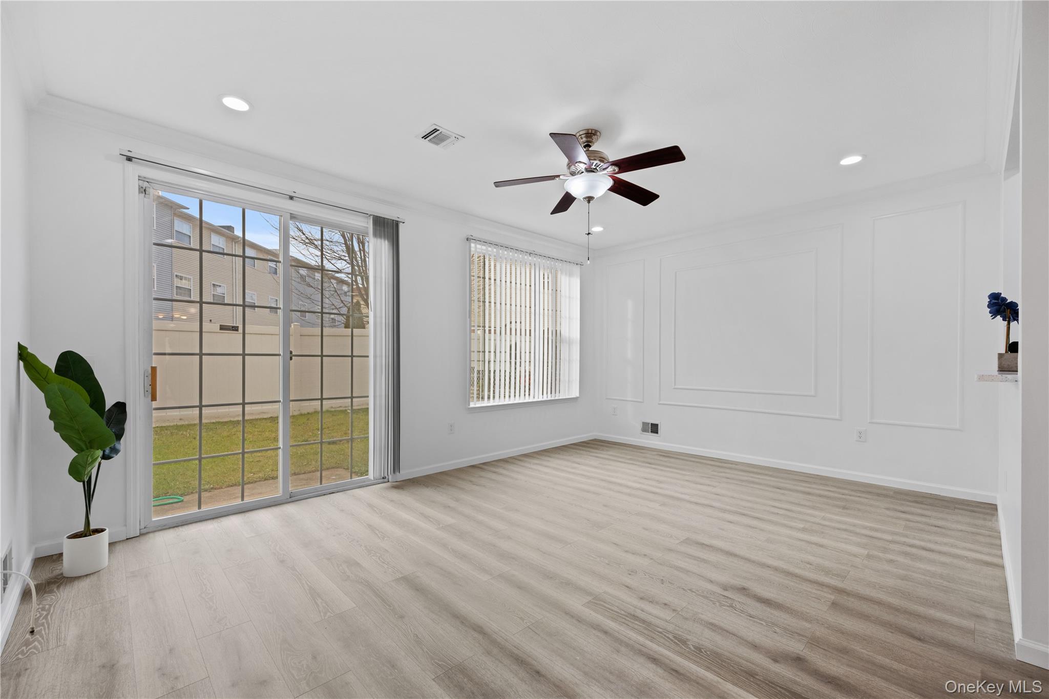 #19 photo, 169 Surf Drive, Bronx , NY 10473