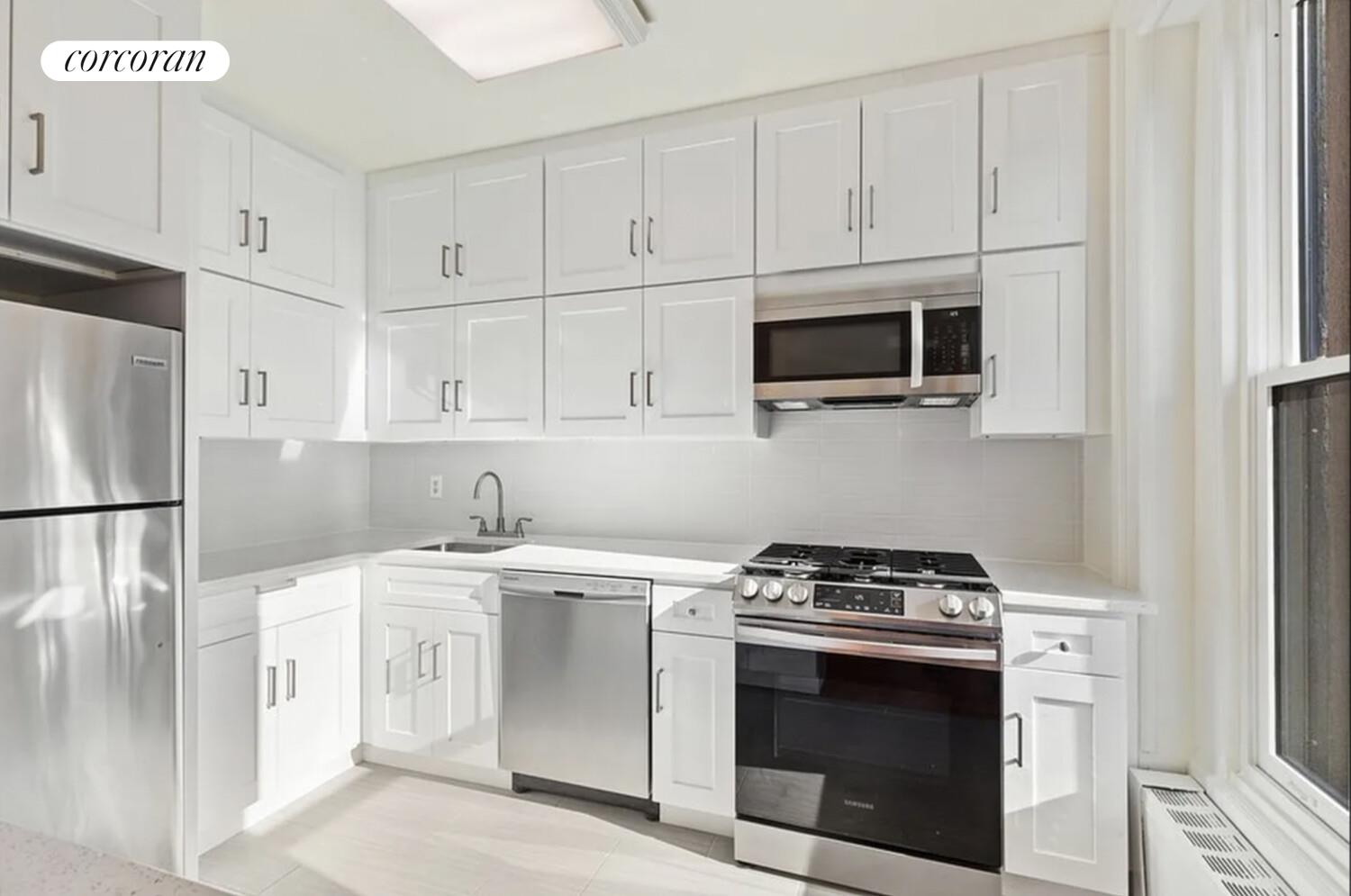 #3 photo, 19 PIERREPONT Street, ब्रुकलीन Brooklyn Heights , NY 11201