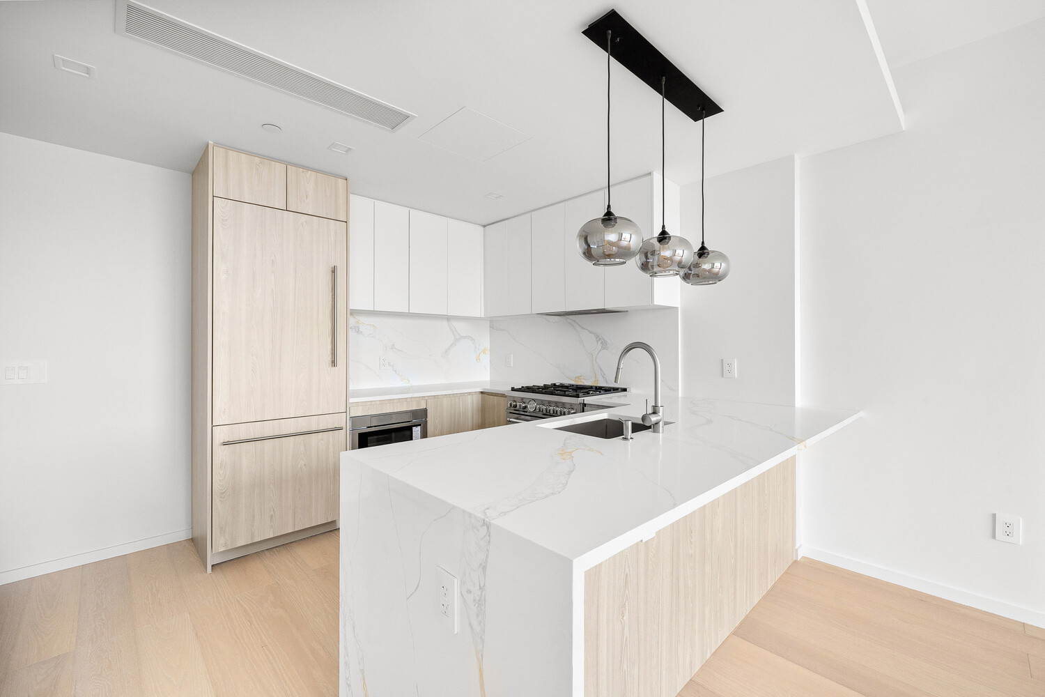 #3 photo, 11-36 45TH Road, Куинс ‖ Long Island City , NY 11101