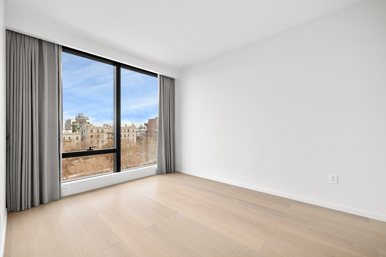 #9 photo, 11-36 45TH Road, Куинс ‖ Long Island City , NY 11101