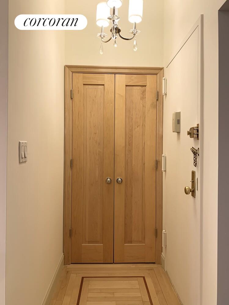 #11 photo, 25 W 70TH Street, Манхэттен ‖ Lincoln Square , NY 10023