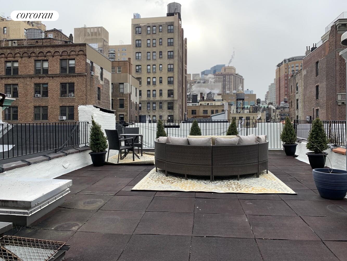 #12 photo, 25 W 70TH Street, Манхэттен ‖ Lincoln Square , NY 10023