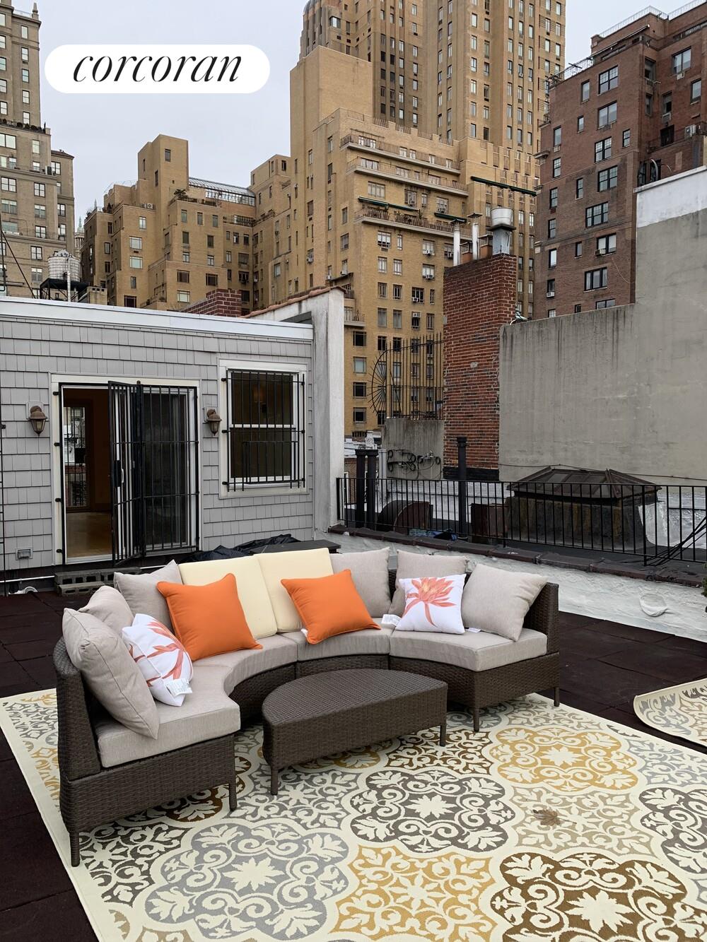 #13 photo, 25 W 70TH Street, Манхэттен ‖ Lincoln Square , NY 10023