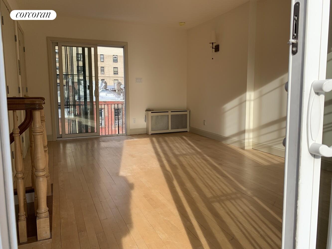 #20 photo, 25 W 70TH Street, Манхэттен ‖ Lincoln Square , NY 10023