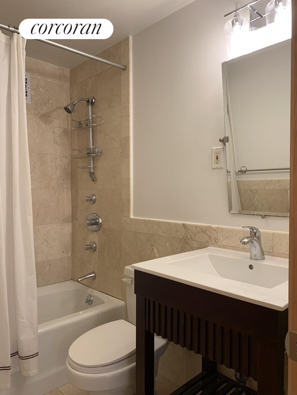 #9 photo, 25 W 70TH Street, Манхэттен ‖ Lincoln Square , NY 10023