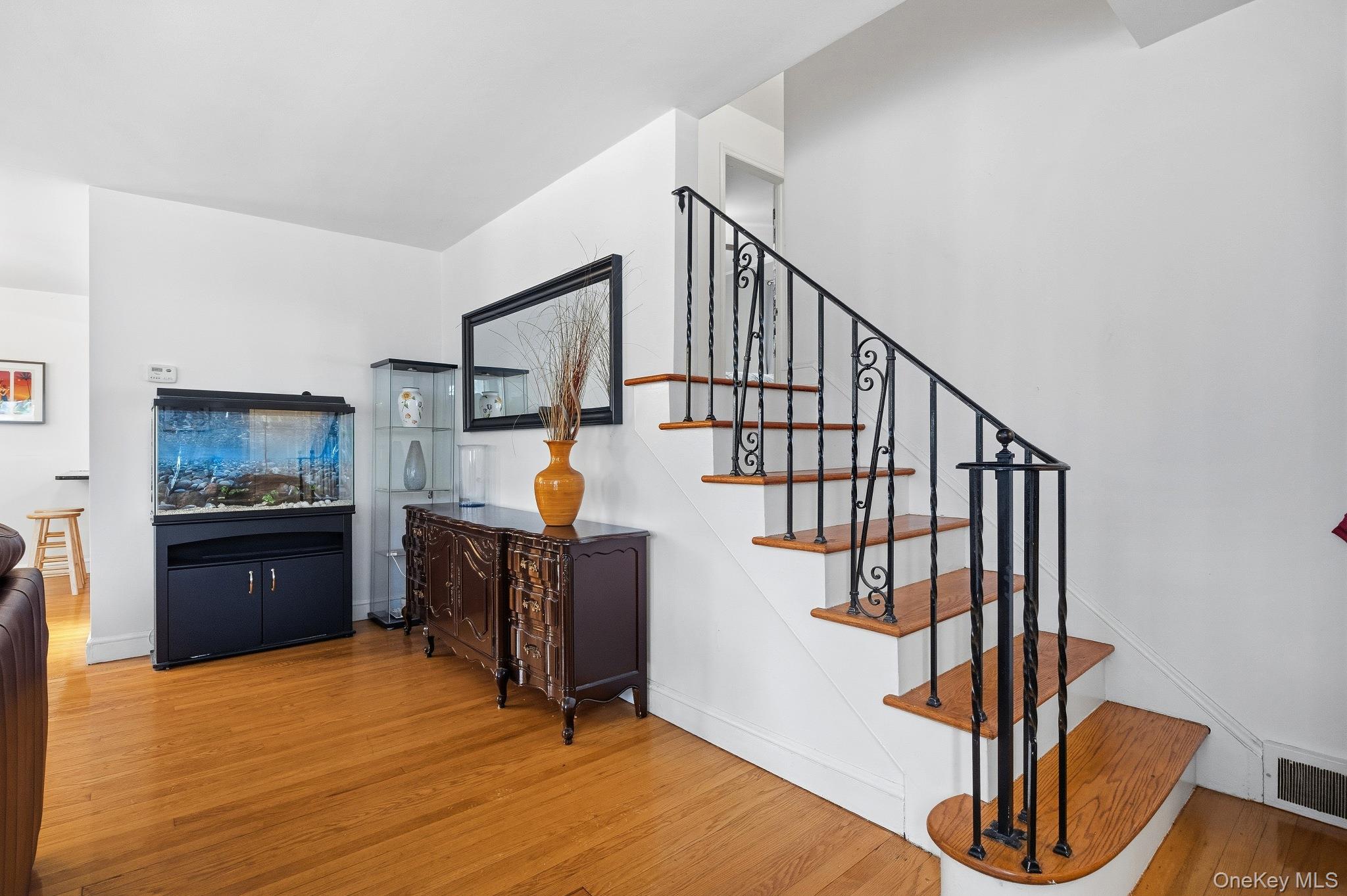 #12 photo, 46-26 Concord Avenue, Great Neck , NY 11020