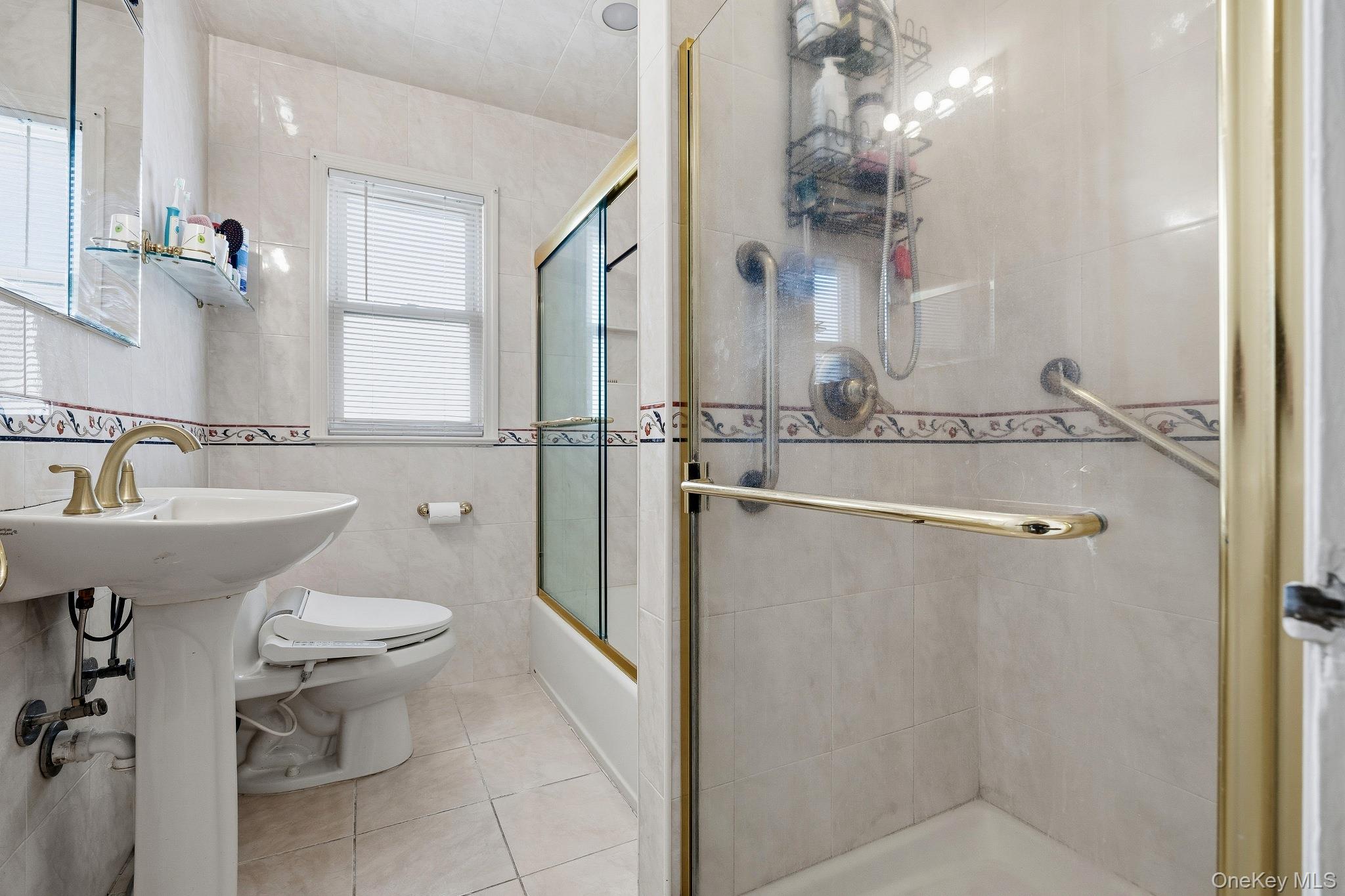 #14 photo, 46-26 Concord Avenue, Great Neck , NY 11020