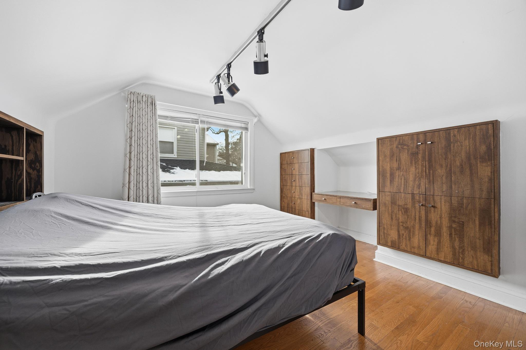 #18 photo, 46-26 Concord Avenue, Great Neck , NY 11020