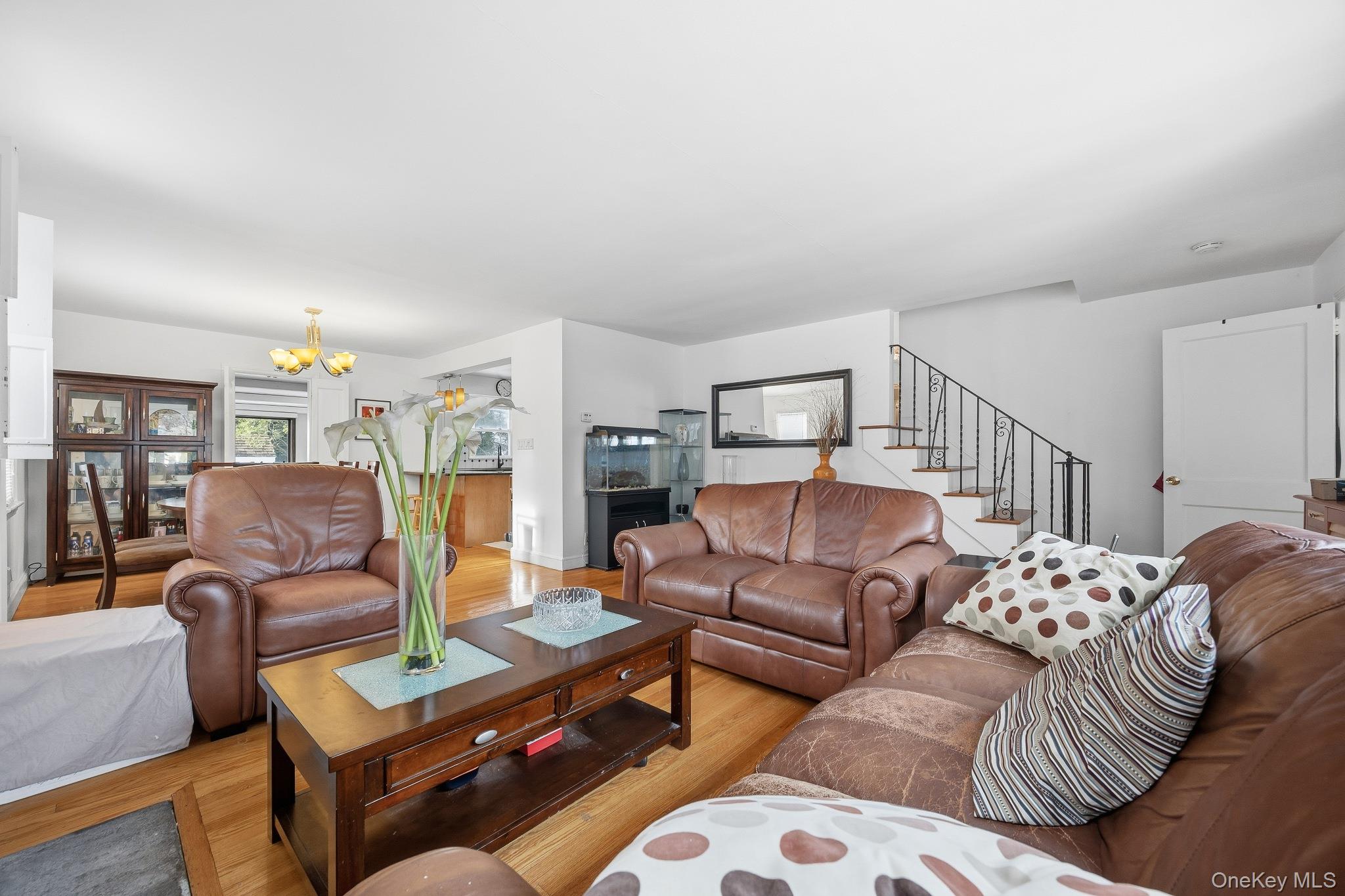 #5 photo, 46-26 Concord Avenue, Great Neck , NY 11020