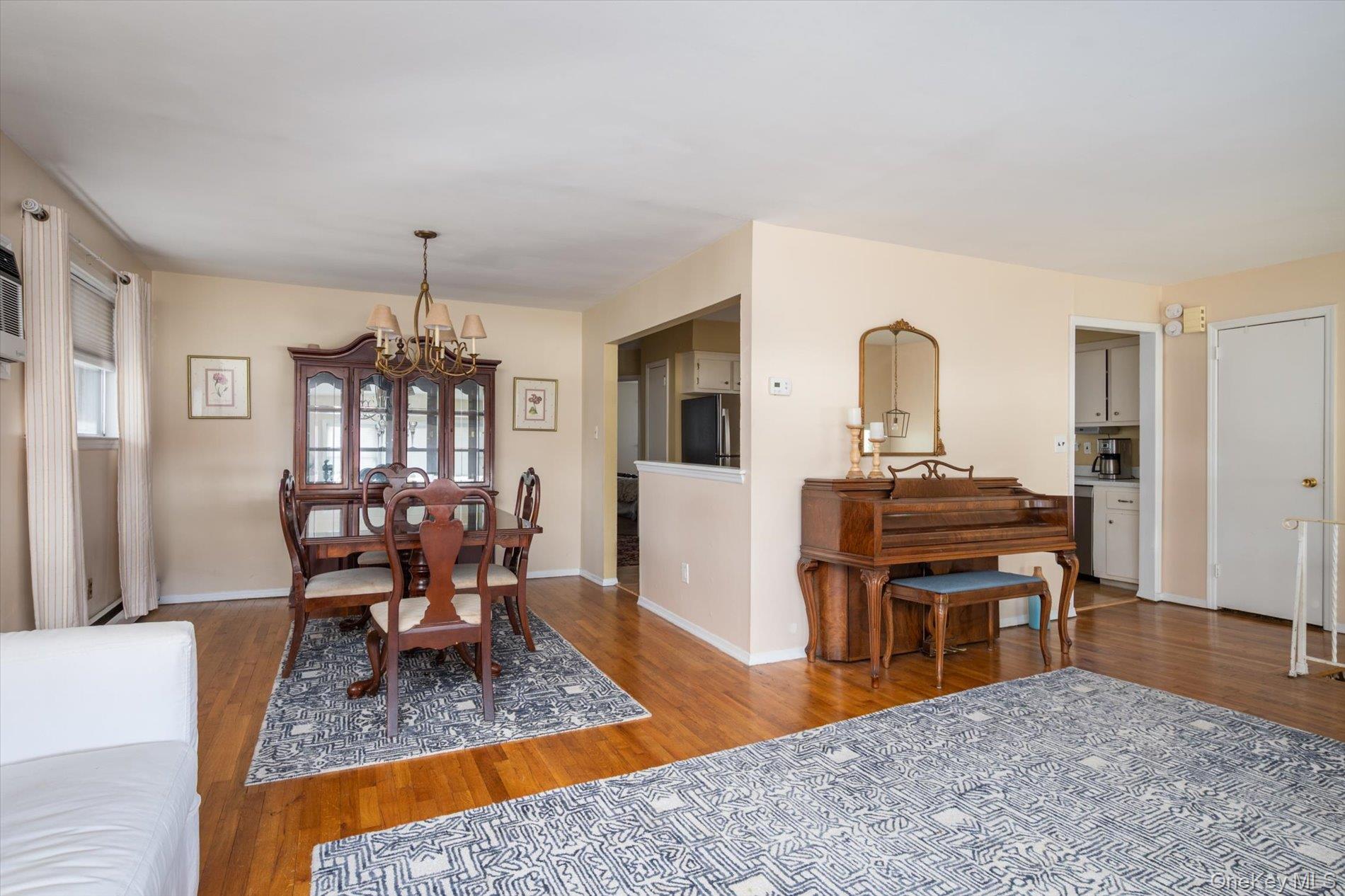 #5 photo, 7 Stein Street, Valley Stream , NY 11580