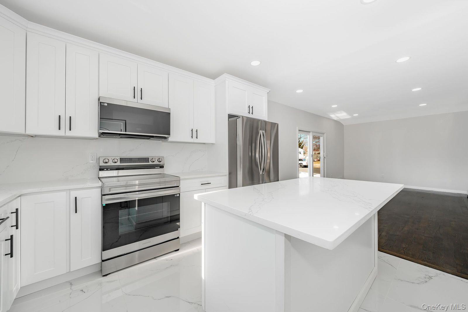 #15 photo, 42 Ronald Drive, Amityville , NY 11701