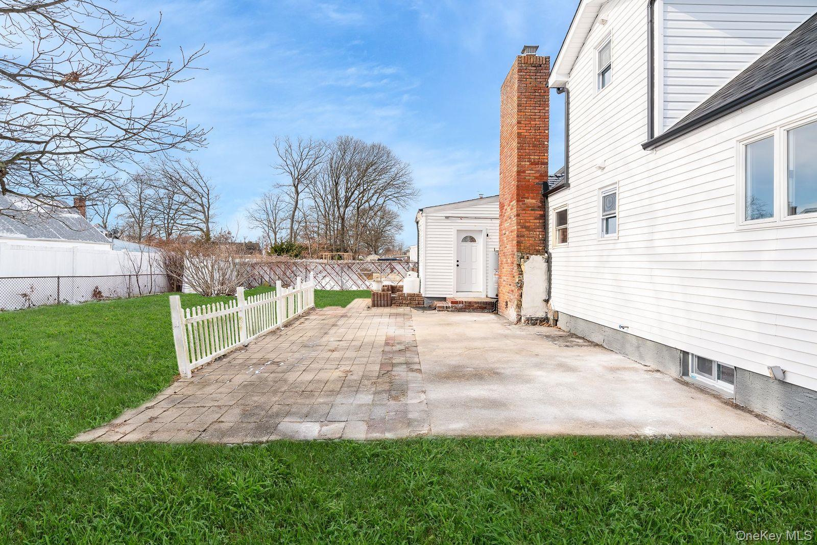 #5 photo, 42 Ronald Drive, Amityville , NY 11701