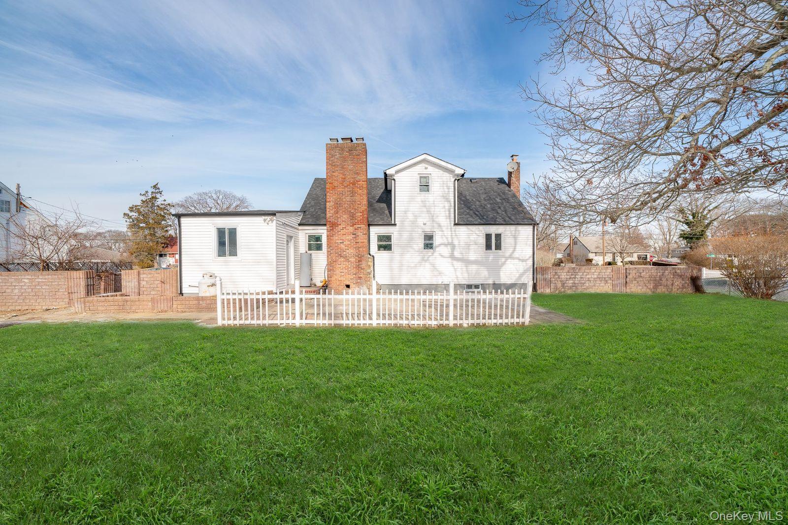 #7 photo, 42 Ronald Drive, Amityville , NY 11701