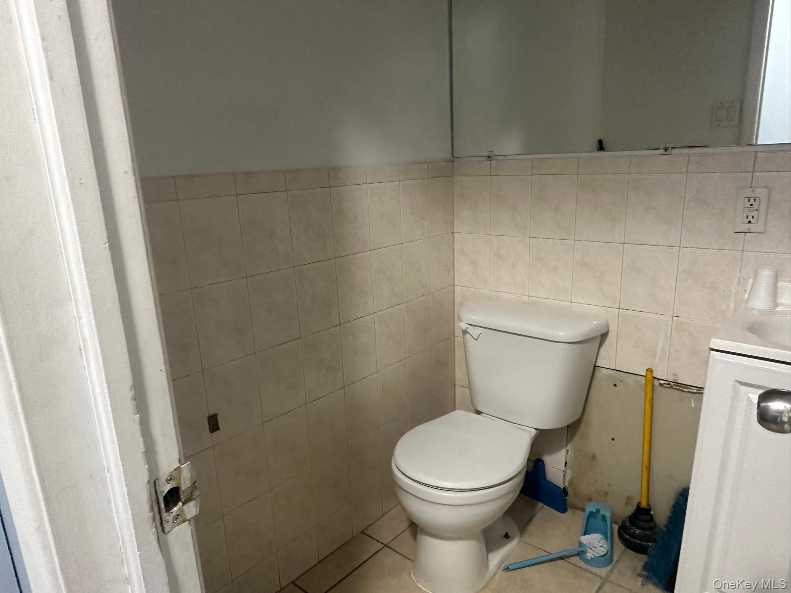 #7 photo, 9718 Roosevelt Avenue, Corona , NY 11368