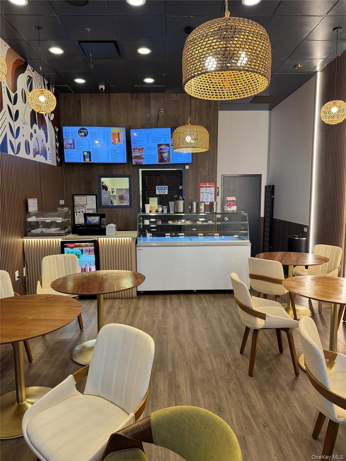 #3 photo, 96 W Main Street, Smithtown , NY 11787