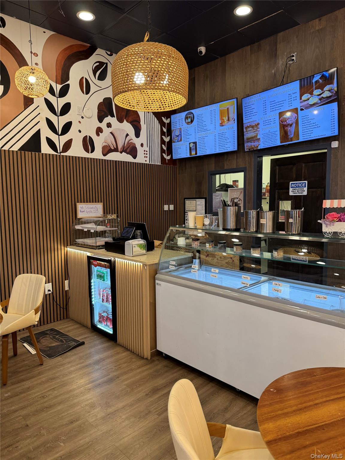 #4 photo, 96 W Main Street, Smithtown , NY 11787