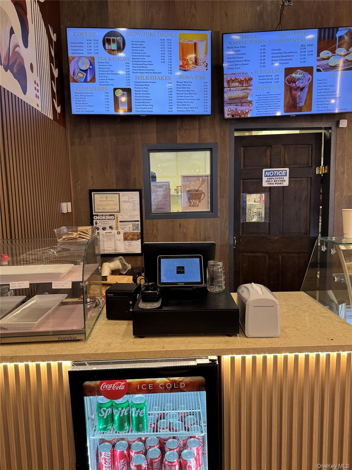 #7 photo, 96 W Main Street, Smithtown , NY 11787