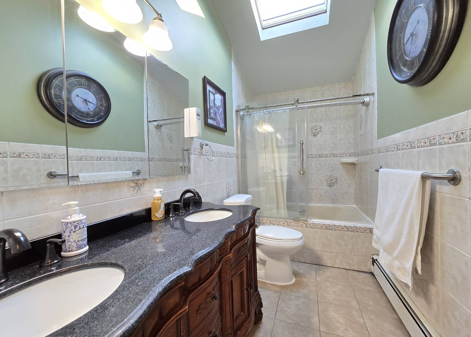 #11 photo, 54 Beacon St, מחוז סאפוק Shirley , NY 11967