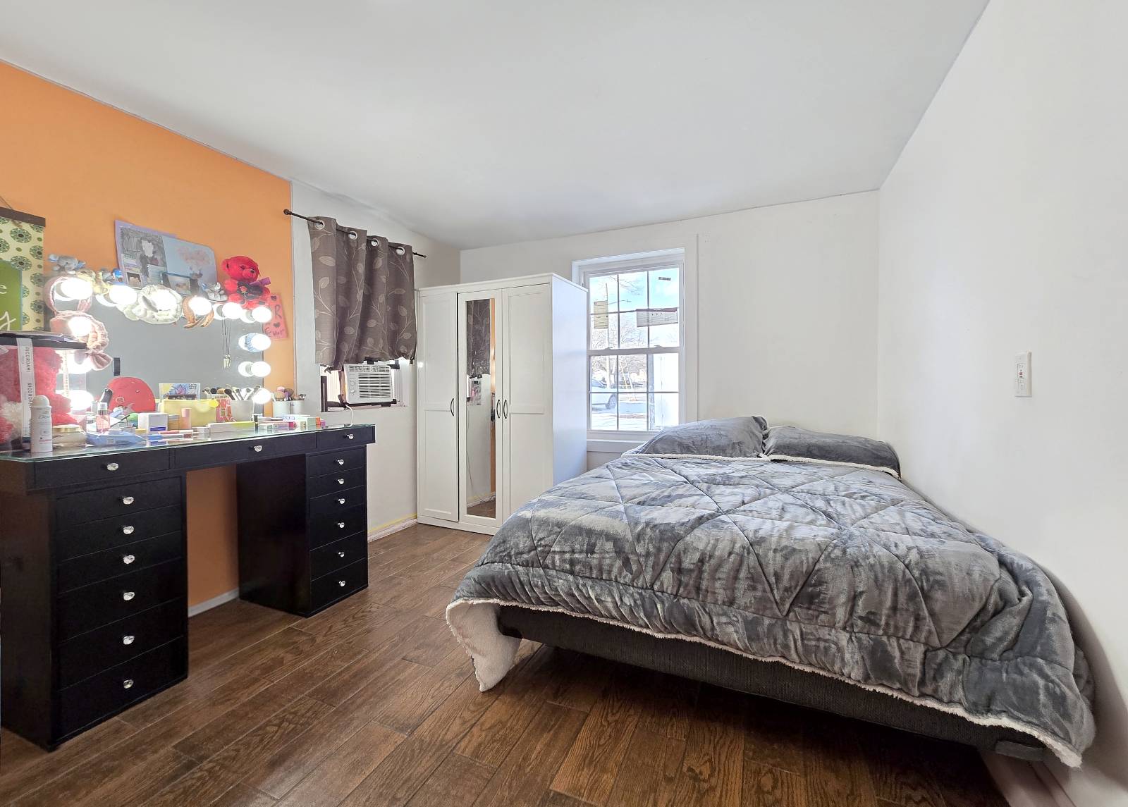 #15 photo, 54 Beacon St, מחוז סאפוק Shirley , NY 11967