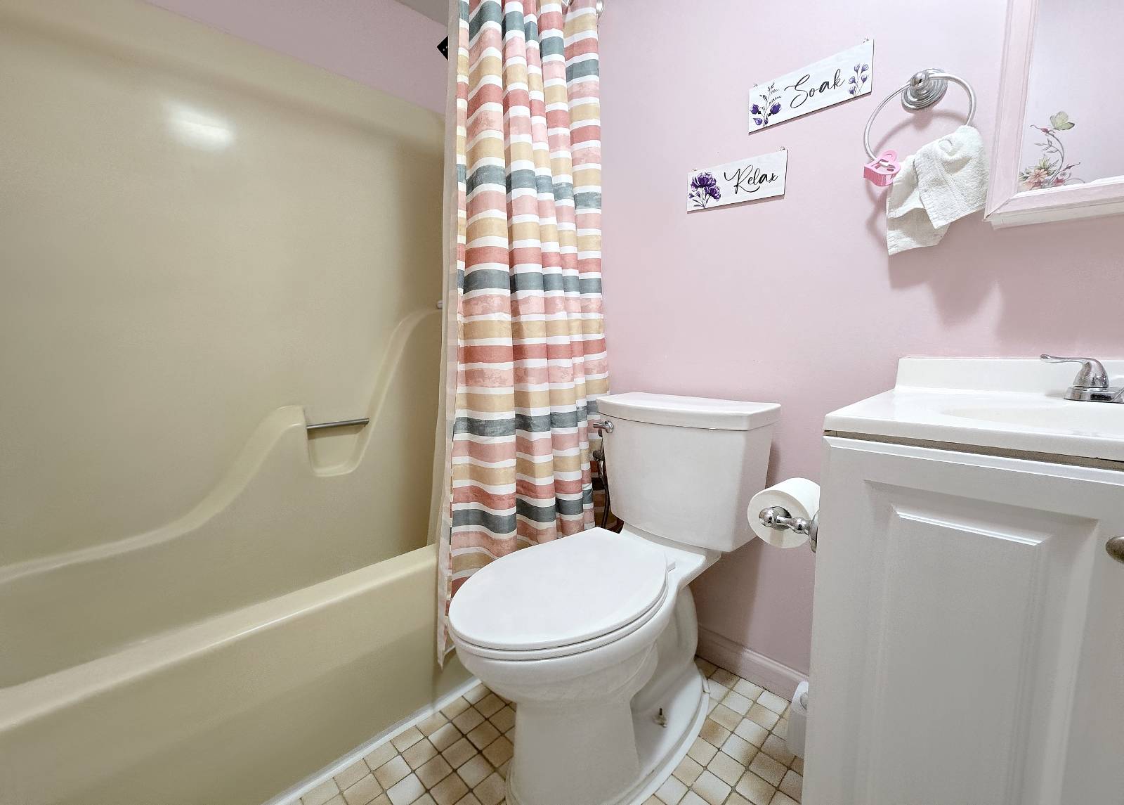 #18 photo, 54 Beacon St, מחוז סאפוק Shirley , NY 11967