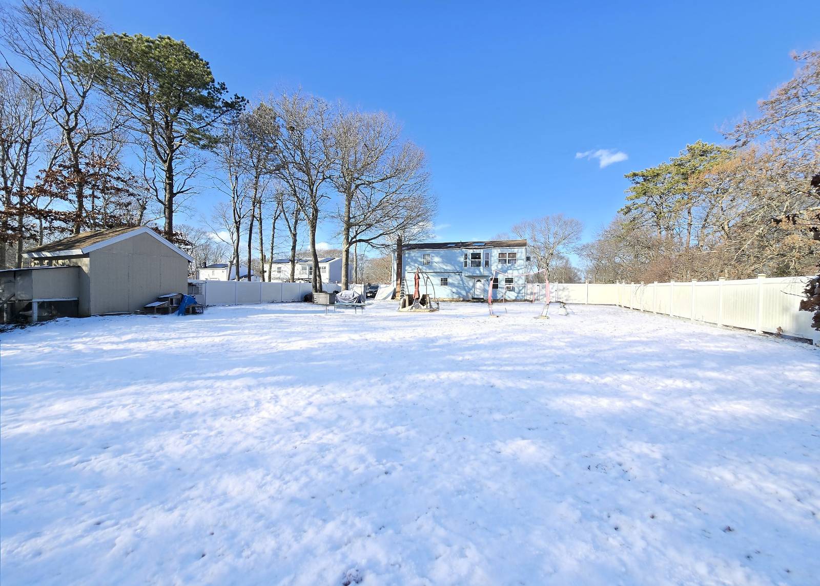 #20 photo, 54 Beacon St, מחוז סאפוק Shirley , NY 11967