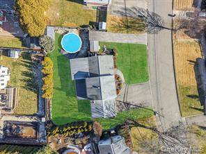 #5 photo, 7 Marlowe Place, सफ़ोक काउंटी Greenlawn , NY 11740