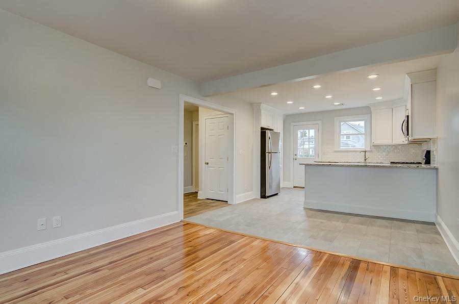 #10 photo, 22 1st, Glen Cove , NY 11542