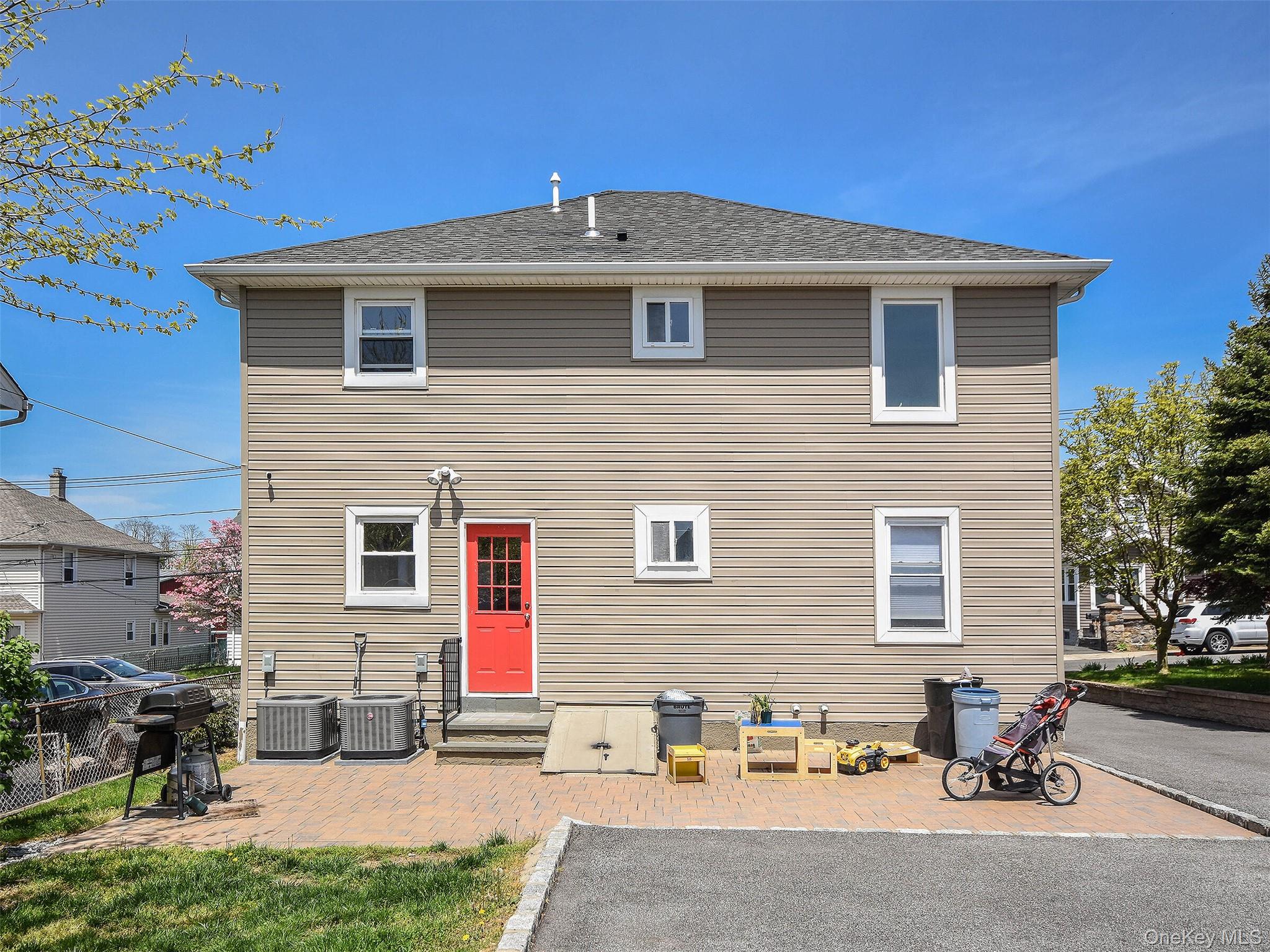 #4 photo, 22 1st, Glen Cove , NY 11542