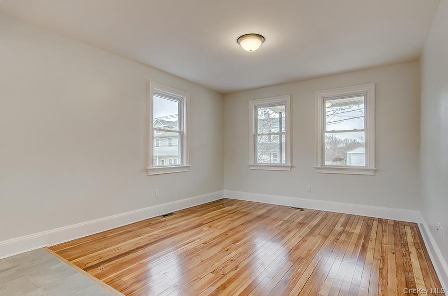 #9 photo, 22 1st, Glen Cove , NY 11542