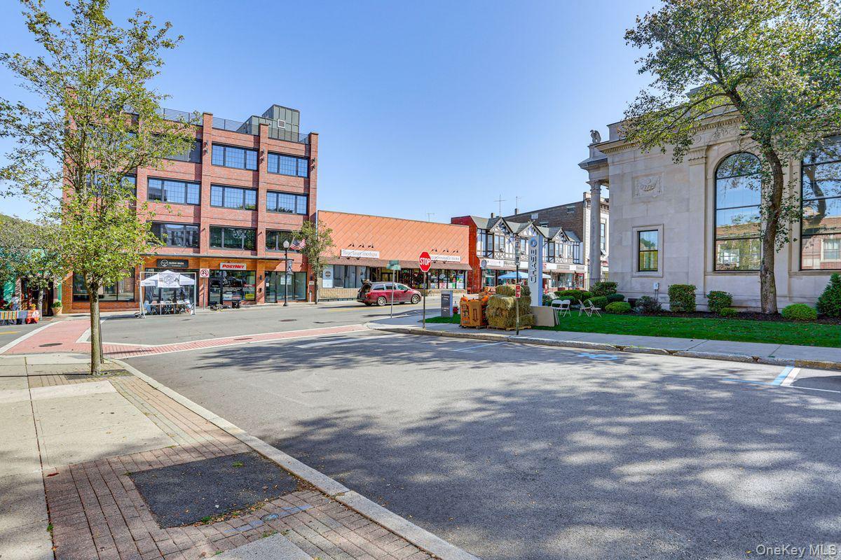 #2 photo, 31 Park Avenue, Suffern , NY 10901