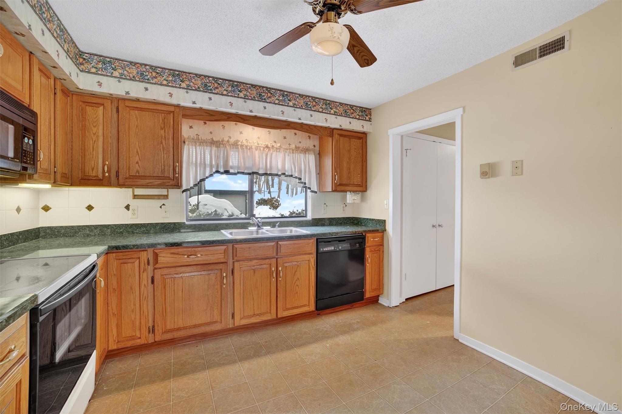 #7 photo, 339 Heritage Hills, Somers , NY 10589