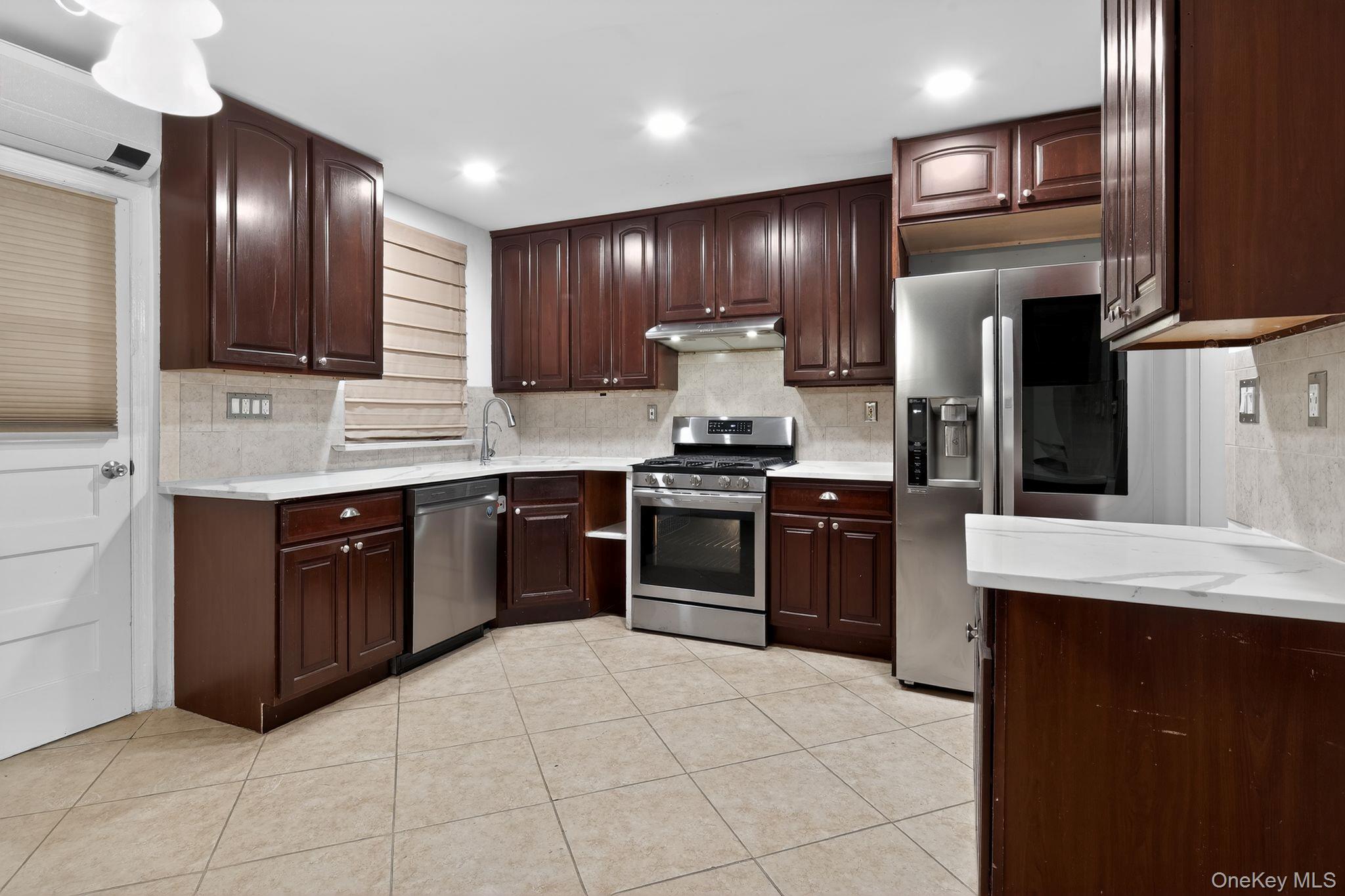 #10 photo, 4817 Wilder Avenue, ब्रोंक्स Bronx , NY 10470