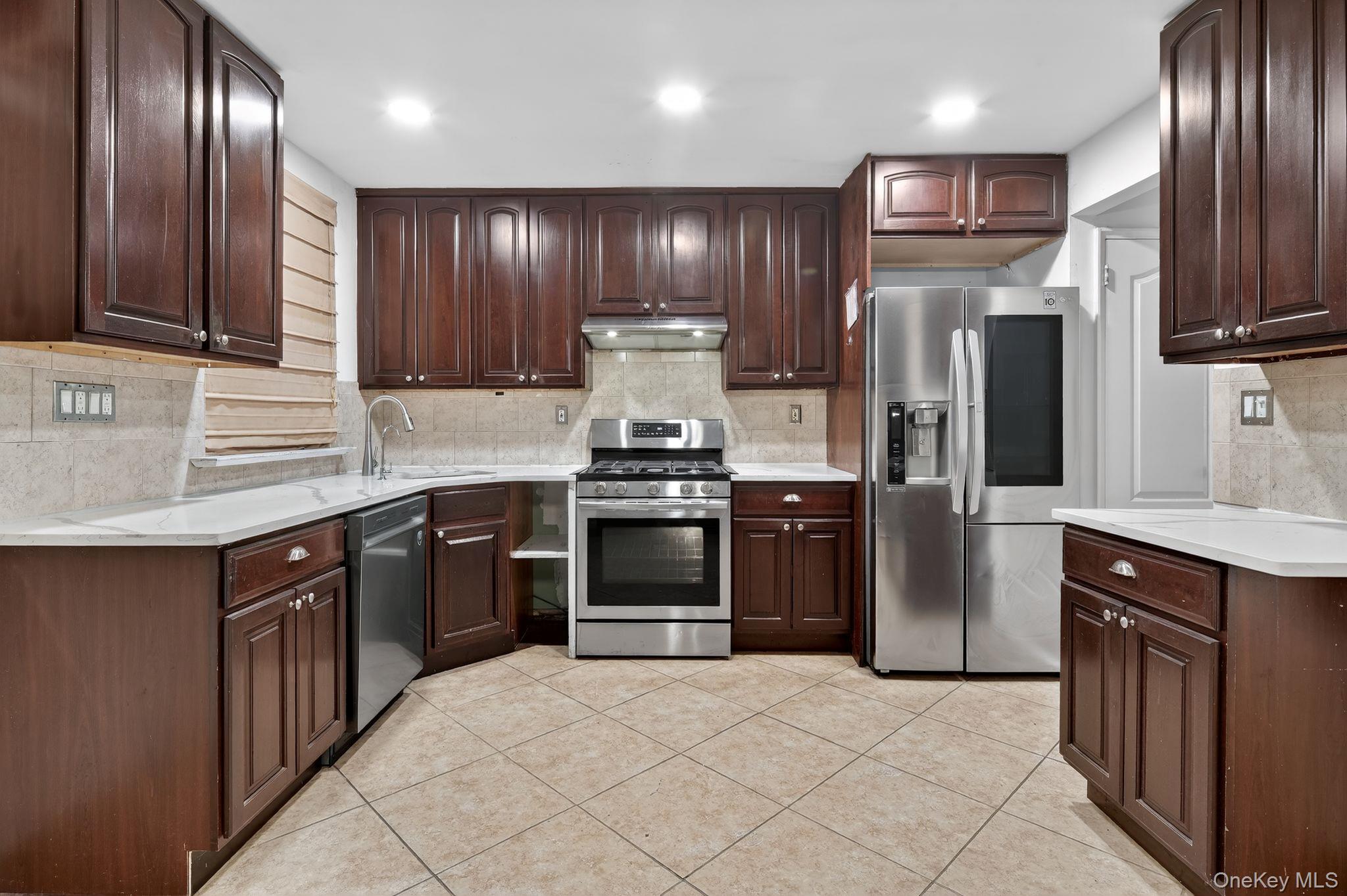 #2 photo, 4817 Wilder Avenue, ब्रोंक्स Bronx , NY 10470