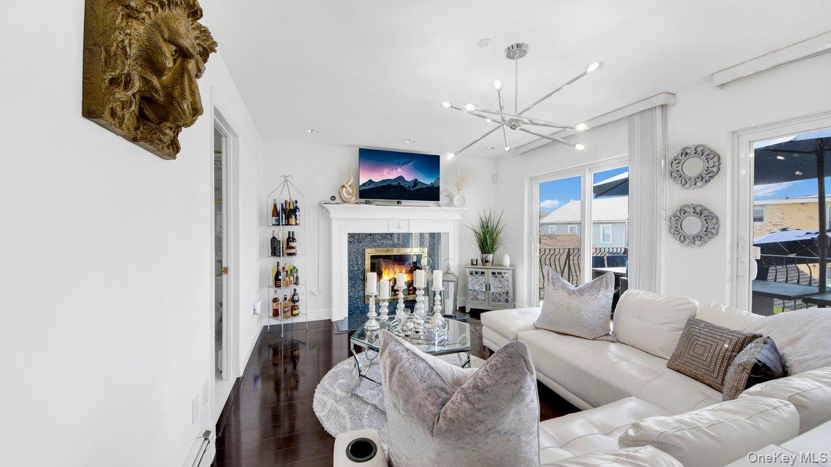 #8 photo, 27 Woodside Avenue, Harrison , NY 10604