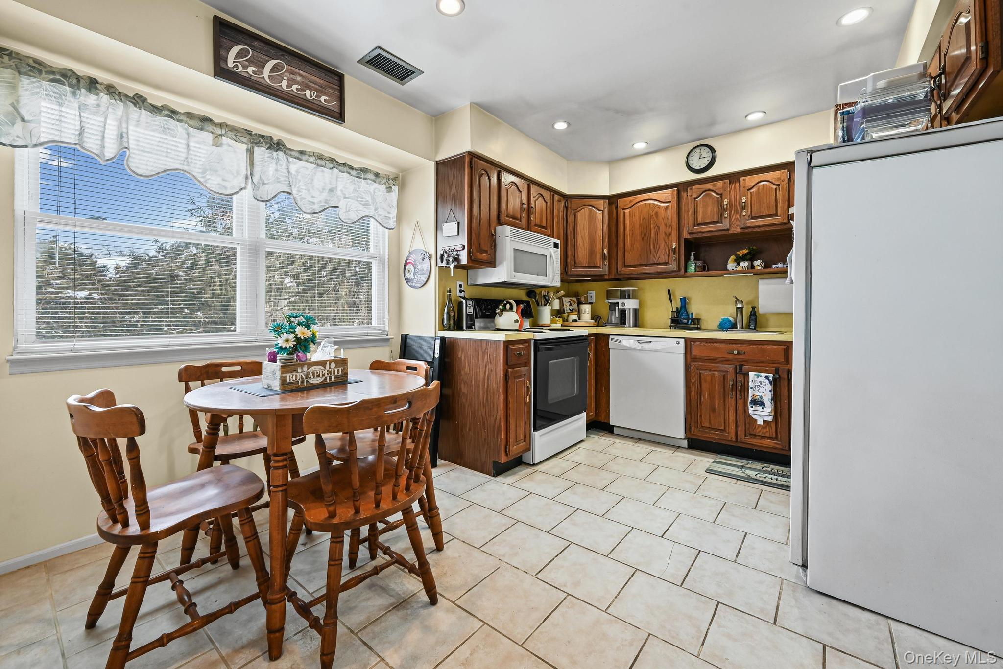 #19 photo, 3993 Fulton Avenue, Seaford , NY 11783