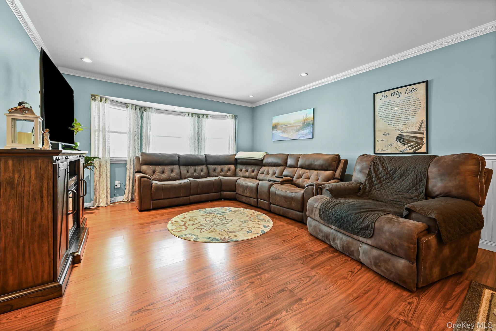 #3 photo, 3993 Fulton Avenue, Seaford , NY 11783