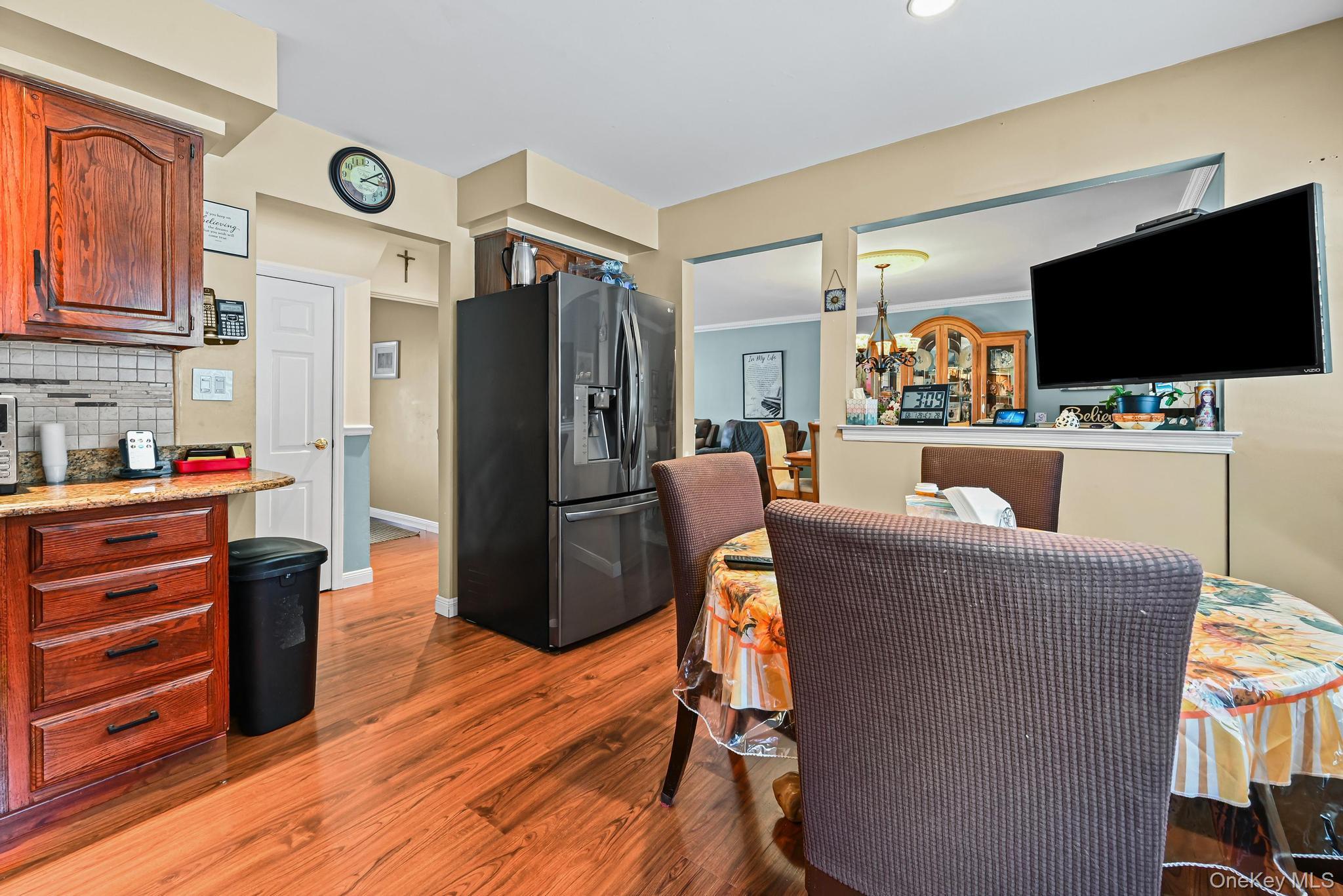 #7 photo, 3993 Fulton Avenue, Seaford , NY 11783