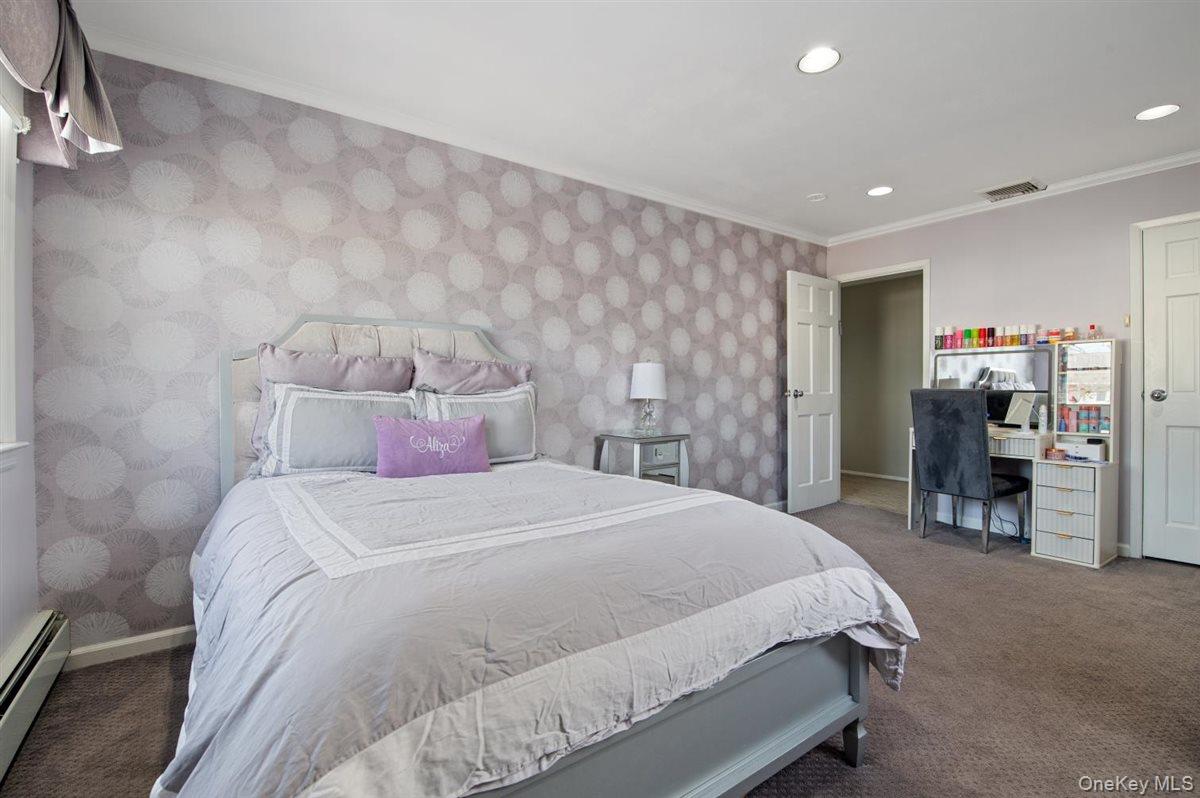 #19 photo, 16 Valley Lane, North Woodmere , NY 11581