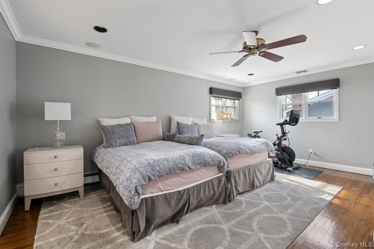 #20 photo, 16 Valley Lane, North Woodmere , NY 11581