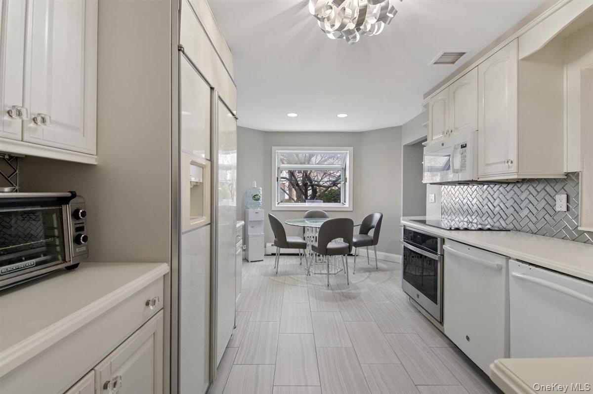 #8 photo, 16 Valley Lane, North Woodmere , NY 11581