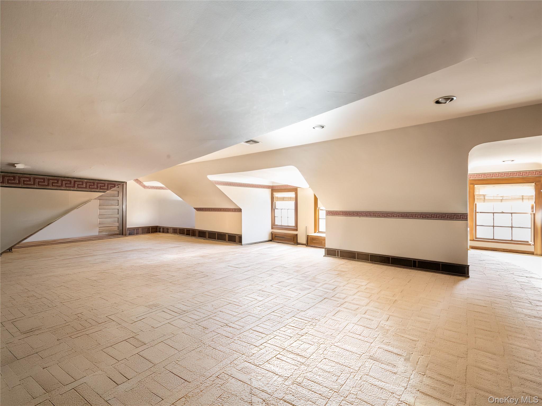 #17 photo, 64 Plandome Court, Manhasset , NY 11030