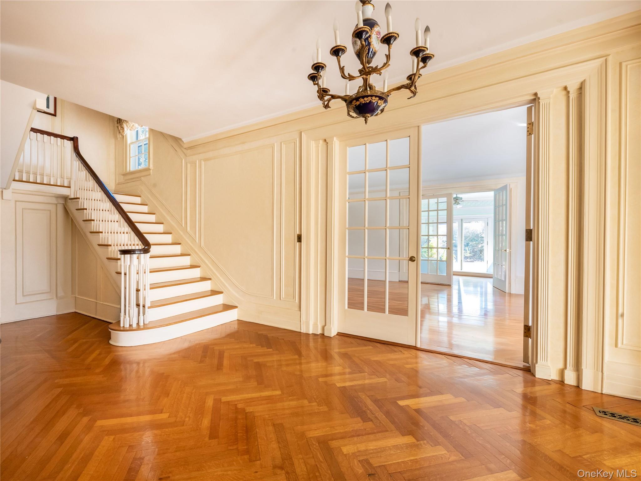 #4 photo, 64 Plandome Court, Manhasset , NY 11030