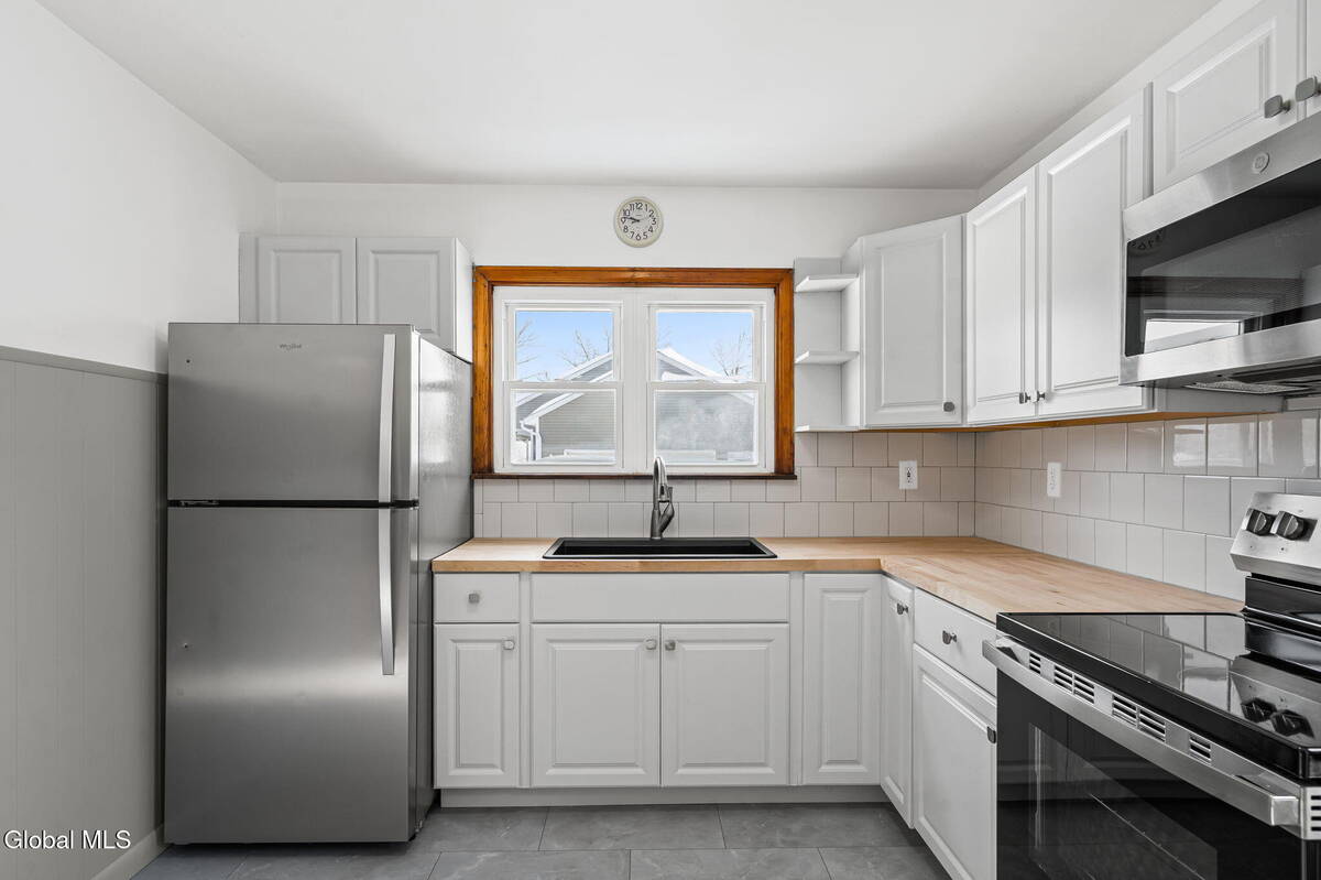 #7 photo, 7 Onderdonk Avenue, East Greenbush , NY 12144