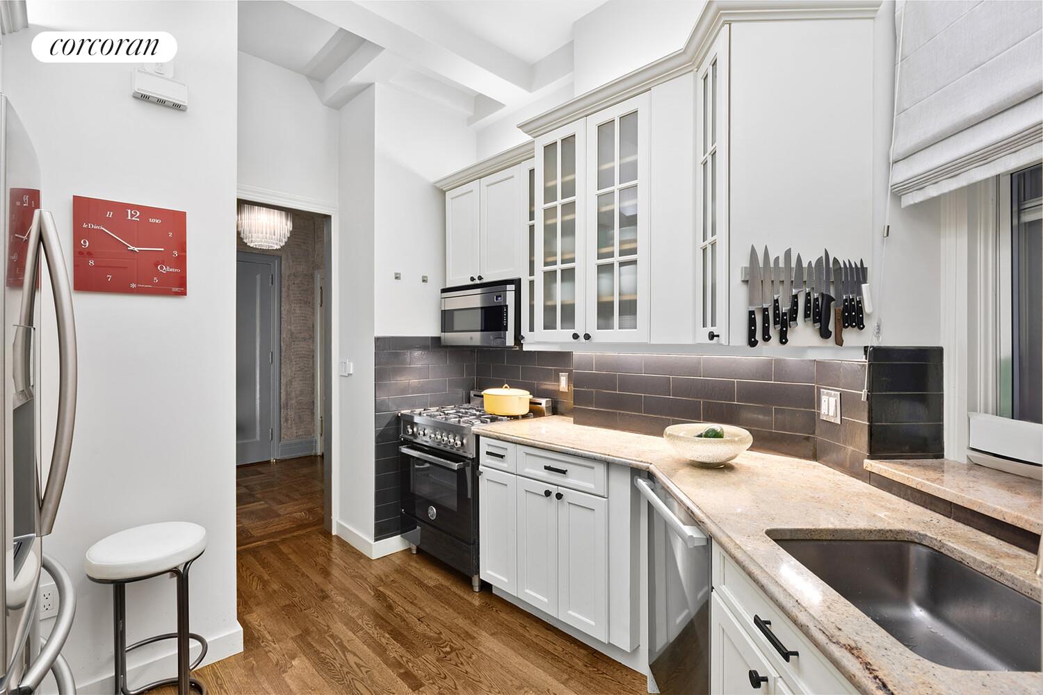 #10 photo, 302 W 86TH Street, Upper West Side , NY 10024