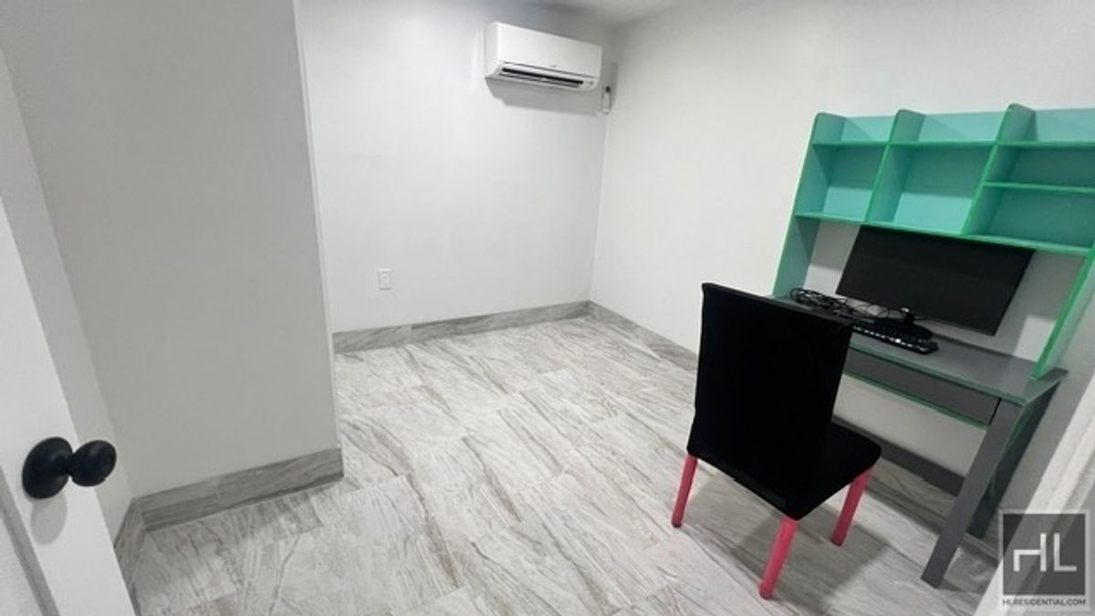 #10 photo, 752 Lincoln Avenue, Бруклин ‖ East New York , NY 11208