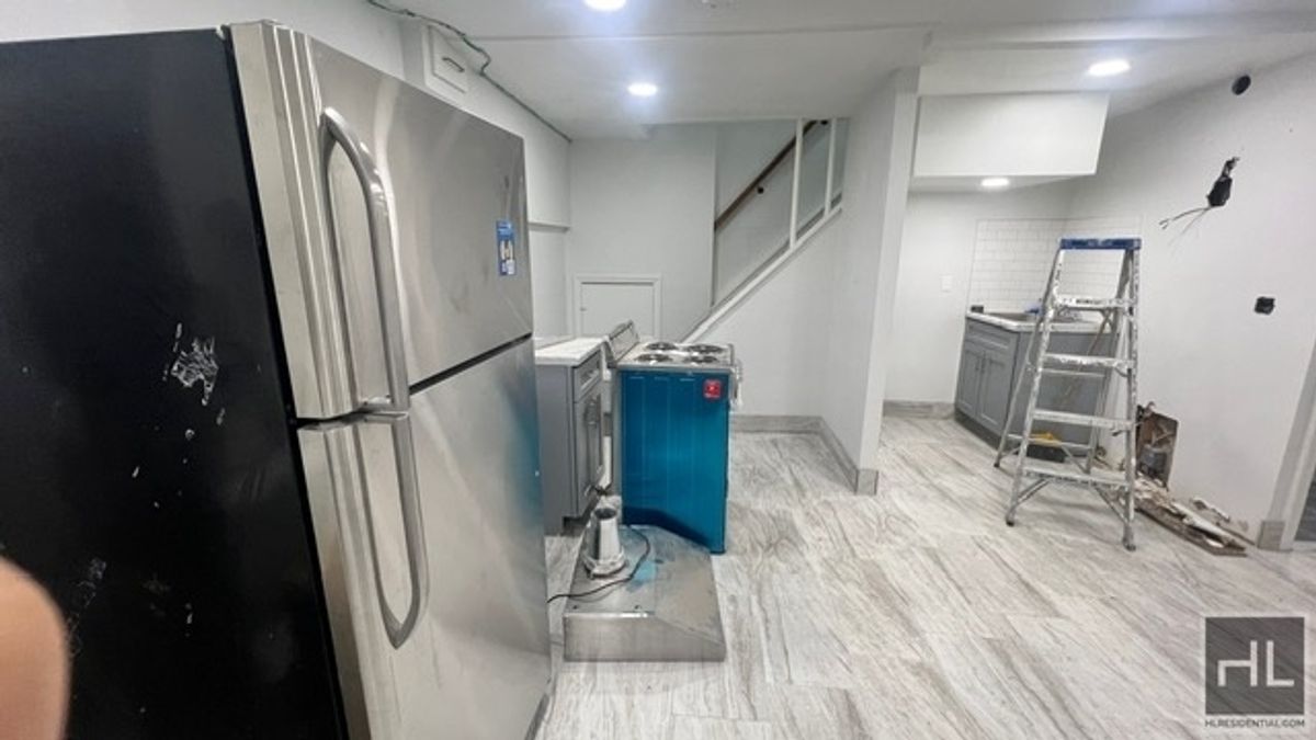 #3 photo, 752 Lincoln Avenue, Бруклин ‖ East New York , NY 11208