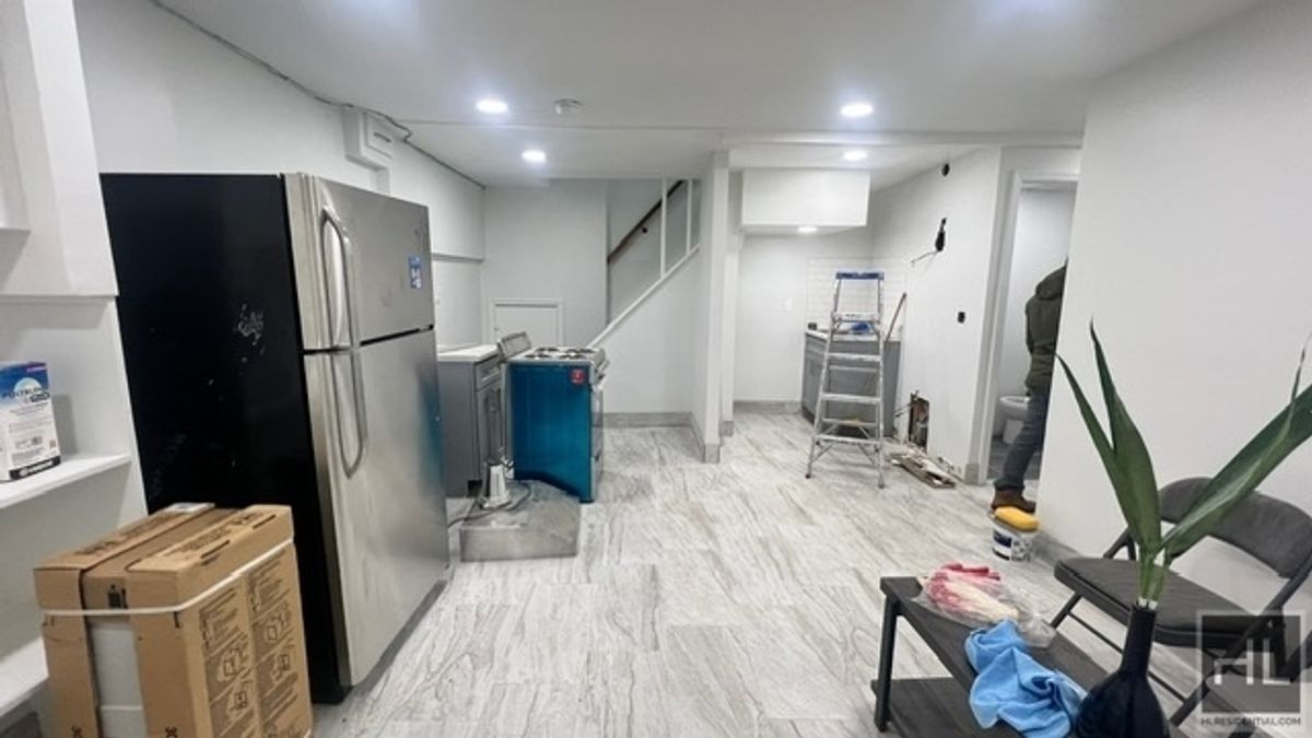 #5 photo, 752 Lincoln Avenue, Бруклин ‖ East New York , NY 11208