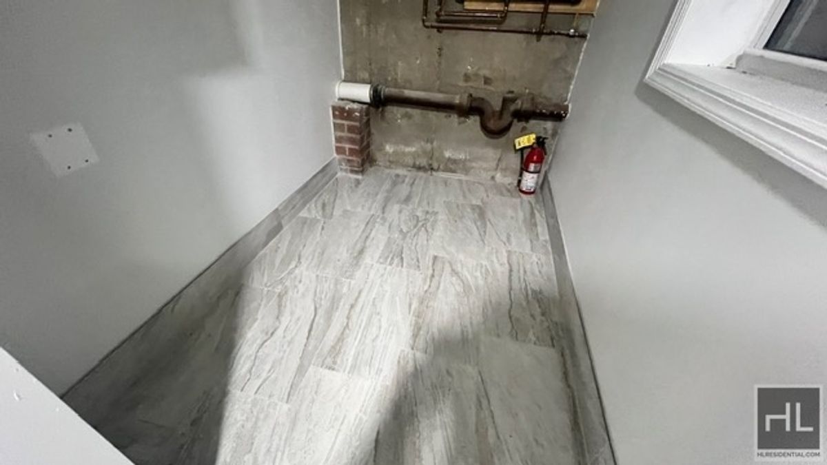 #9 photo, 752 Lincoln Avenue, Бруклин ‖ East New York , NY 11208